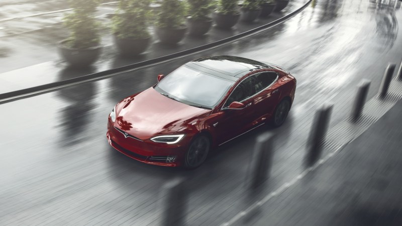 Tesla Model S Plaid’s New Track Mode Adds Torque Vectoring, Better Cooling