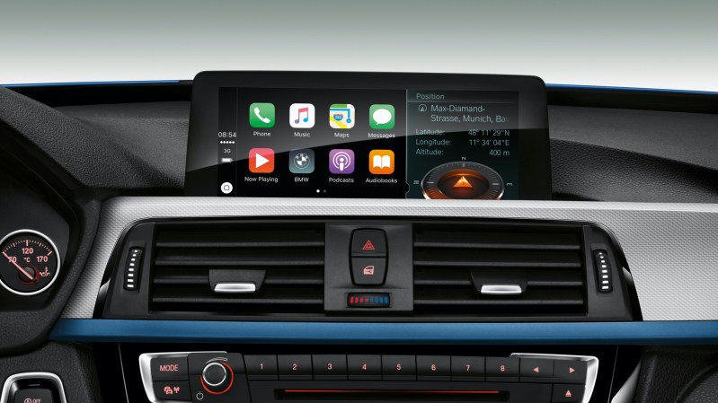 Toyota Will Retrofit Apple CarPlay to 2018 Camry and Sienna for a ‘Small Service Charge’