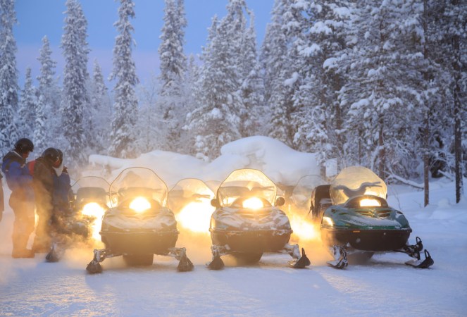 Best GPSes for Snowmobiling: Track Your Adventures