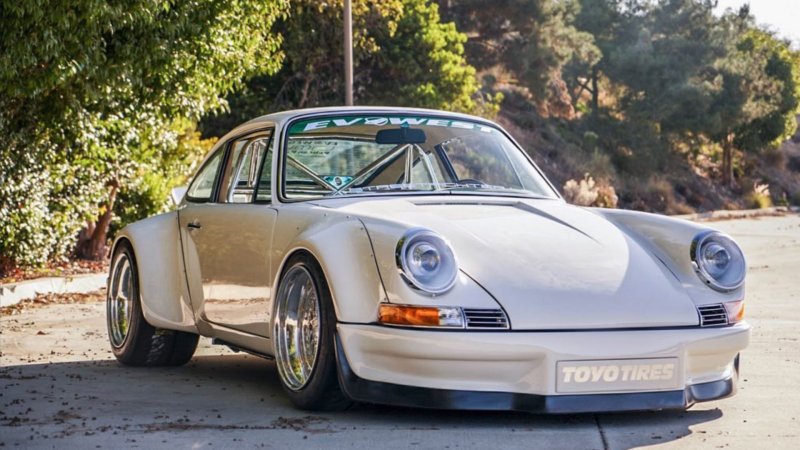 Tesla-Powered 1977 Porsche 911 RWB Sends 563 HP to the Rear Wheels