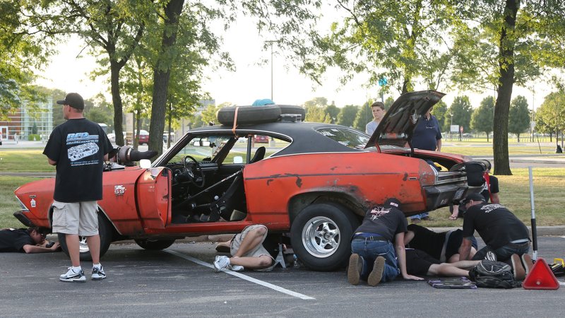 The Best Places to Wrench on Your Car if You Don’t Have a Garage