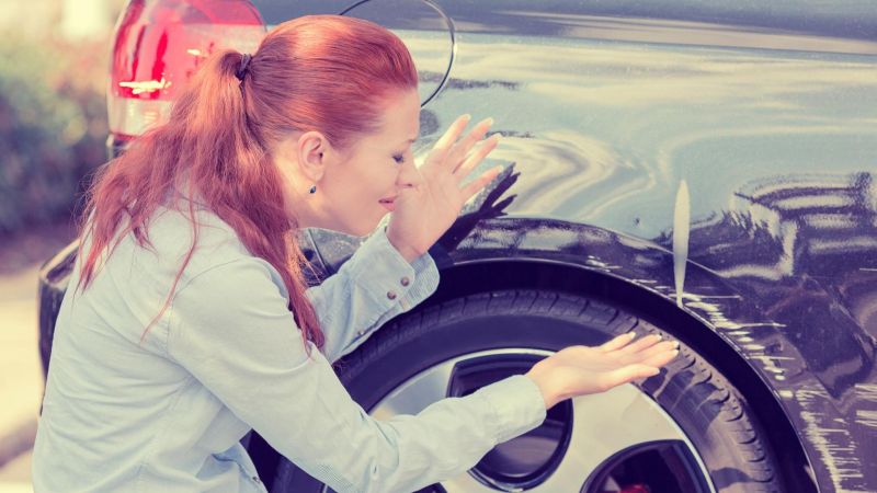 How to Remove Scratches From a Car