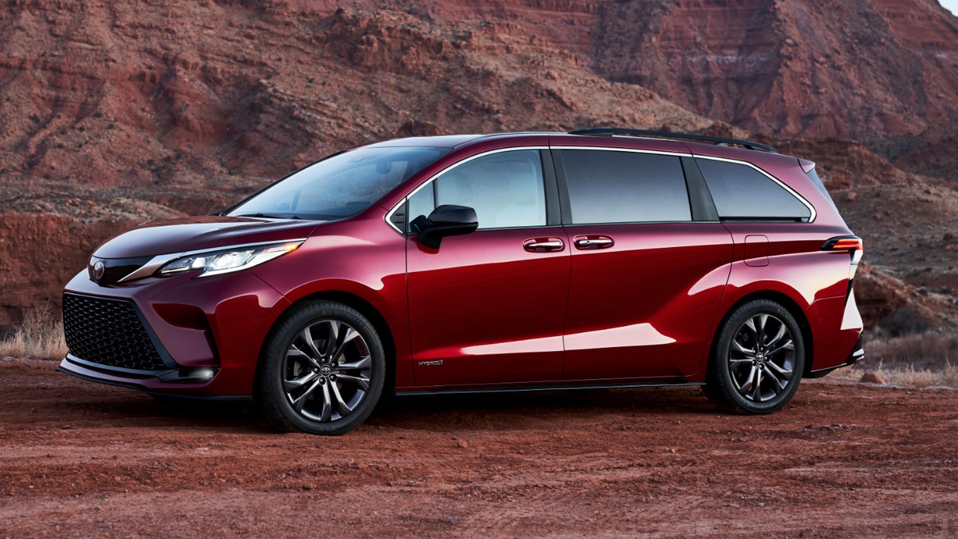 The New 2021 Toyota Sienna Minivan Goes All Hybrid