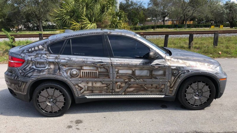This Cyberpunk BMW X6 Insists You Know It Was ‘Airbrushed <em>Not</em> Wrapped,’ Thank You Very Much
