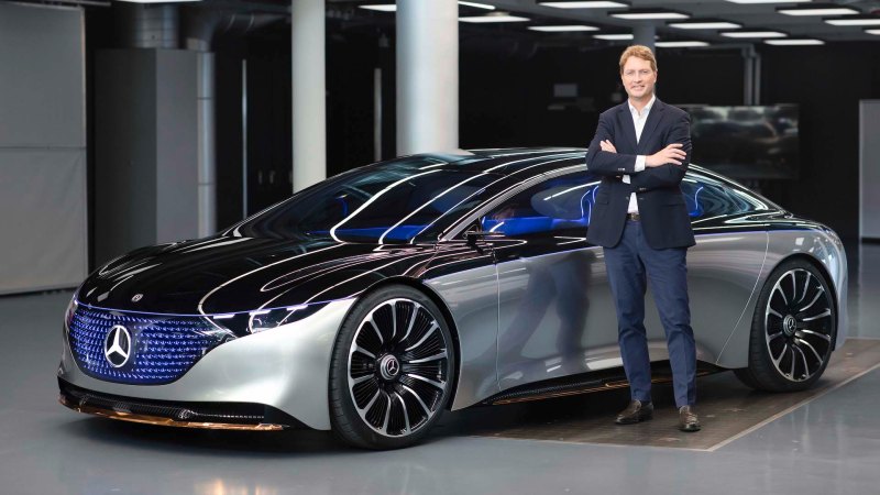 Mercedes-Benz Finally Steps Up Its EV Game With the 435-Mile EQS Sedan