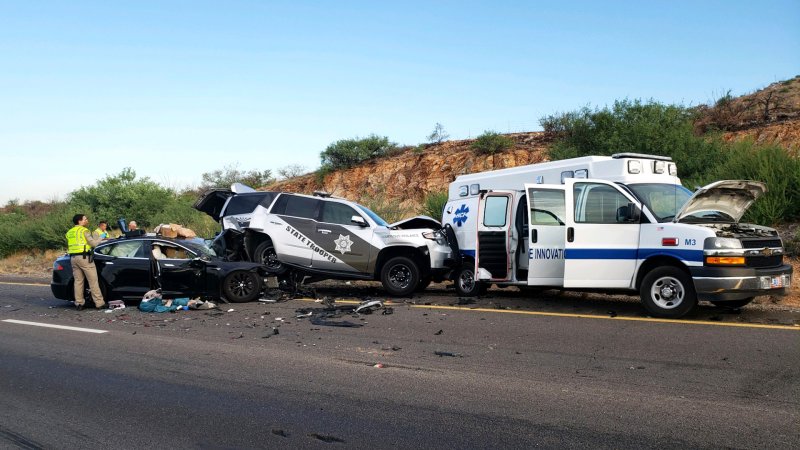 Another Tesla Crashes Into a Cop Car While on Autopilot