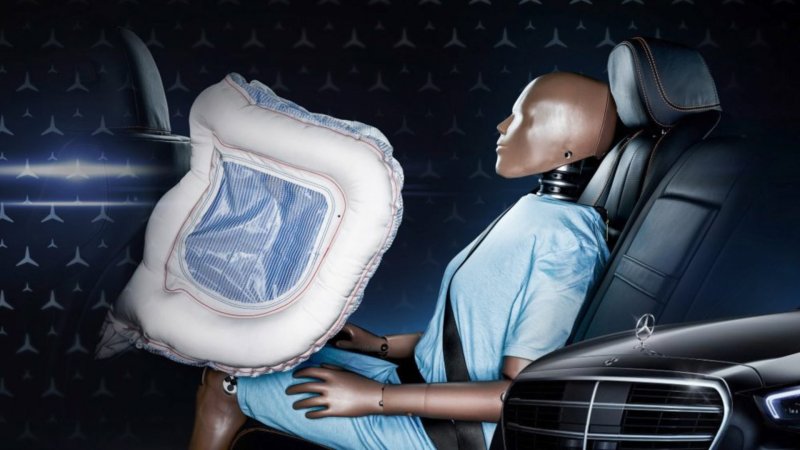 The 2021 Mercedes-Benz S-Class Will Be the First Production Car With Rear Seat Airbags