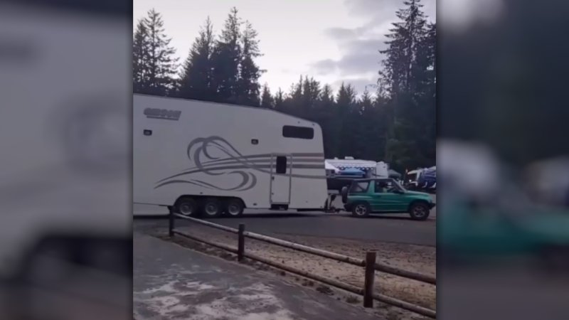 Overloading Your Geo Tracker With a Heavy Camper Is a Disaster Waiting to Happen