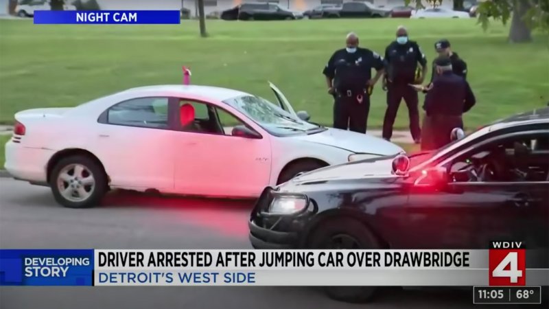 Dodge Stratus R/T Driver Just Sends It Off a Rising Drawbridge in Detroit