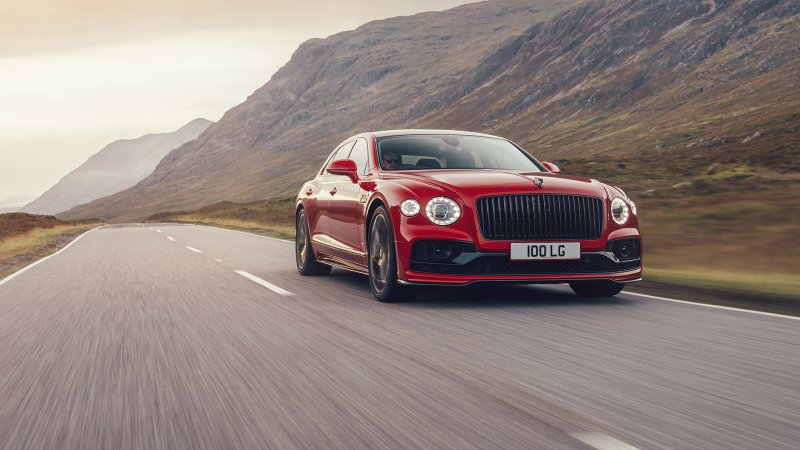 The 2021 Bentley Flying Spur With a 549-HP V8 Isn’t for Your Chauffeur