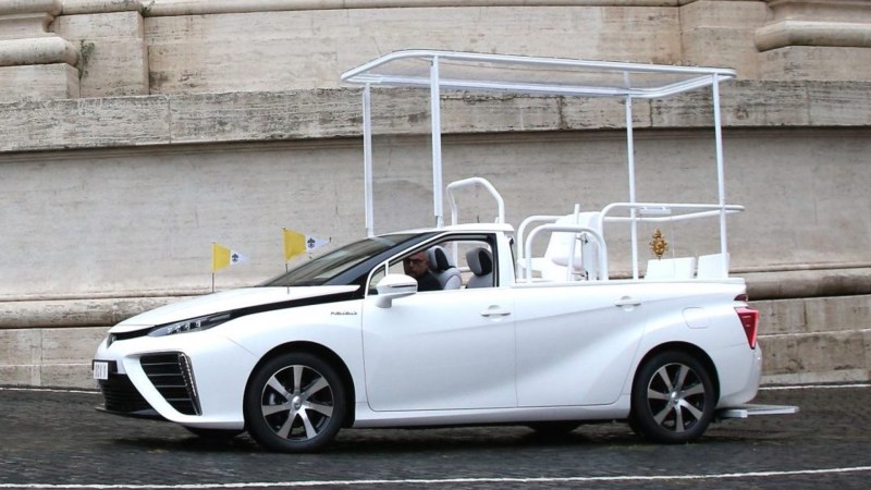 The Toyota Mirai Is a Hit With Pope Francis, If Nobody Else