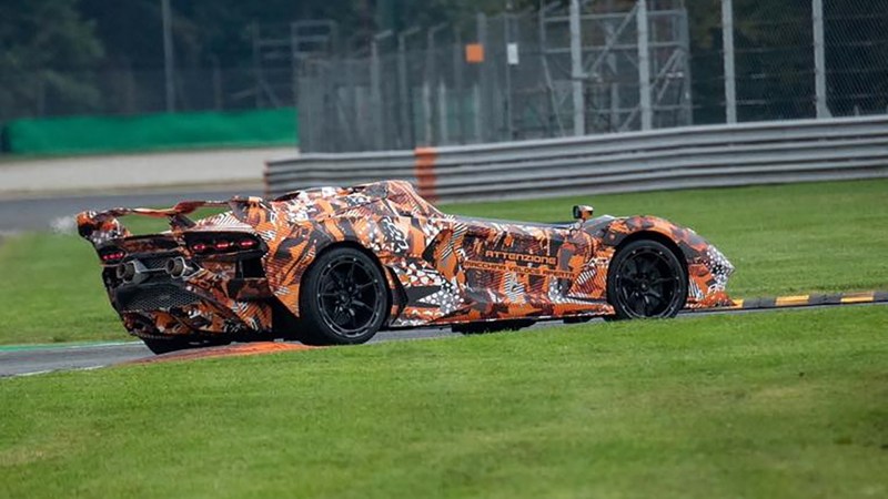 Of Course Lamborghini Is Building a Roofless V12 Speedster