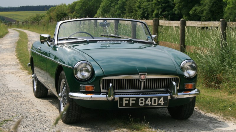 Influential MGB Designer Don Hayter Dies at 94