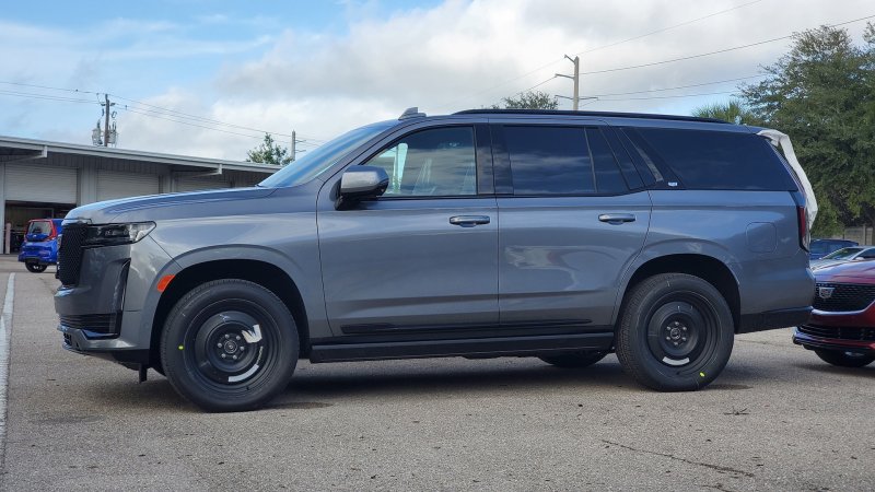 GM Ships $100k Cadillac Escalades on Massive Steelies That Need To Be a Factory Option