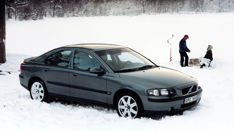 54,000 Volvos Recalled After Driver Killed by Airbag Shrapnel