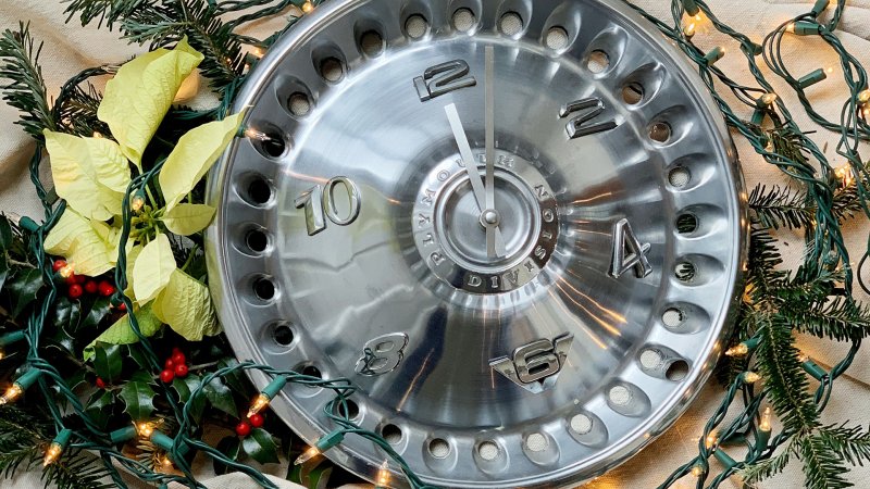 How To Make a Hubcap Clock and Give a Gift that Means Everything