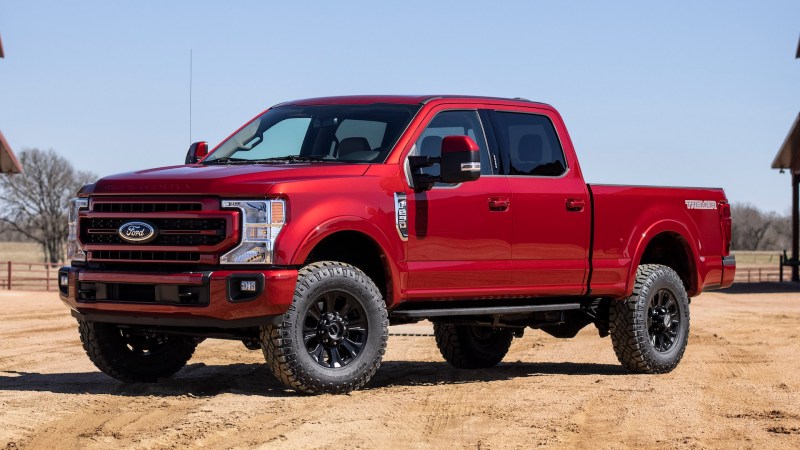 2023 Ford Super Duty Can Tow Up to 40,000 Pounds, Reclaims Pickup Towing Title