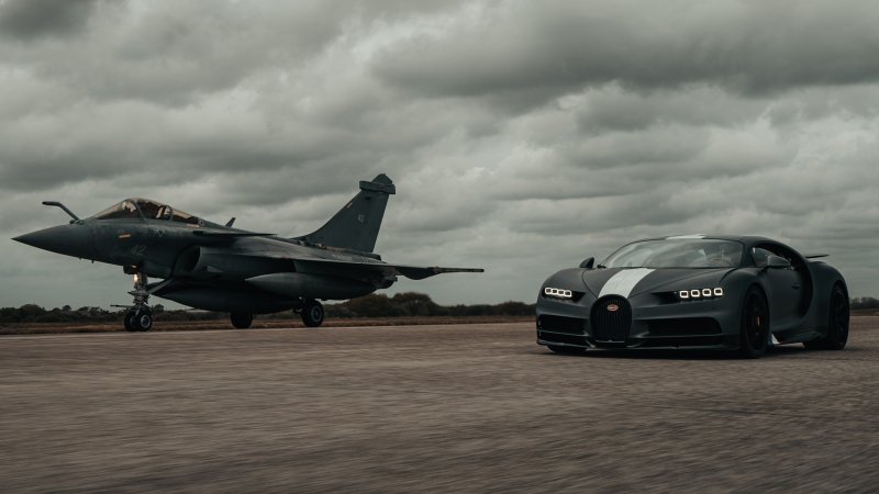 Watch the 1,479-HP Bugatti Chiron Sport Drag Race a French Fighter Jet