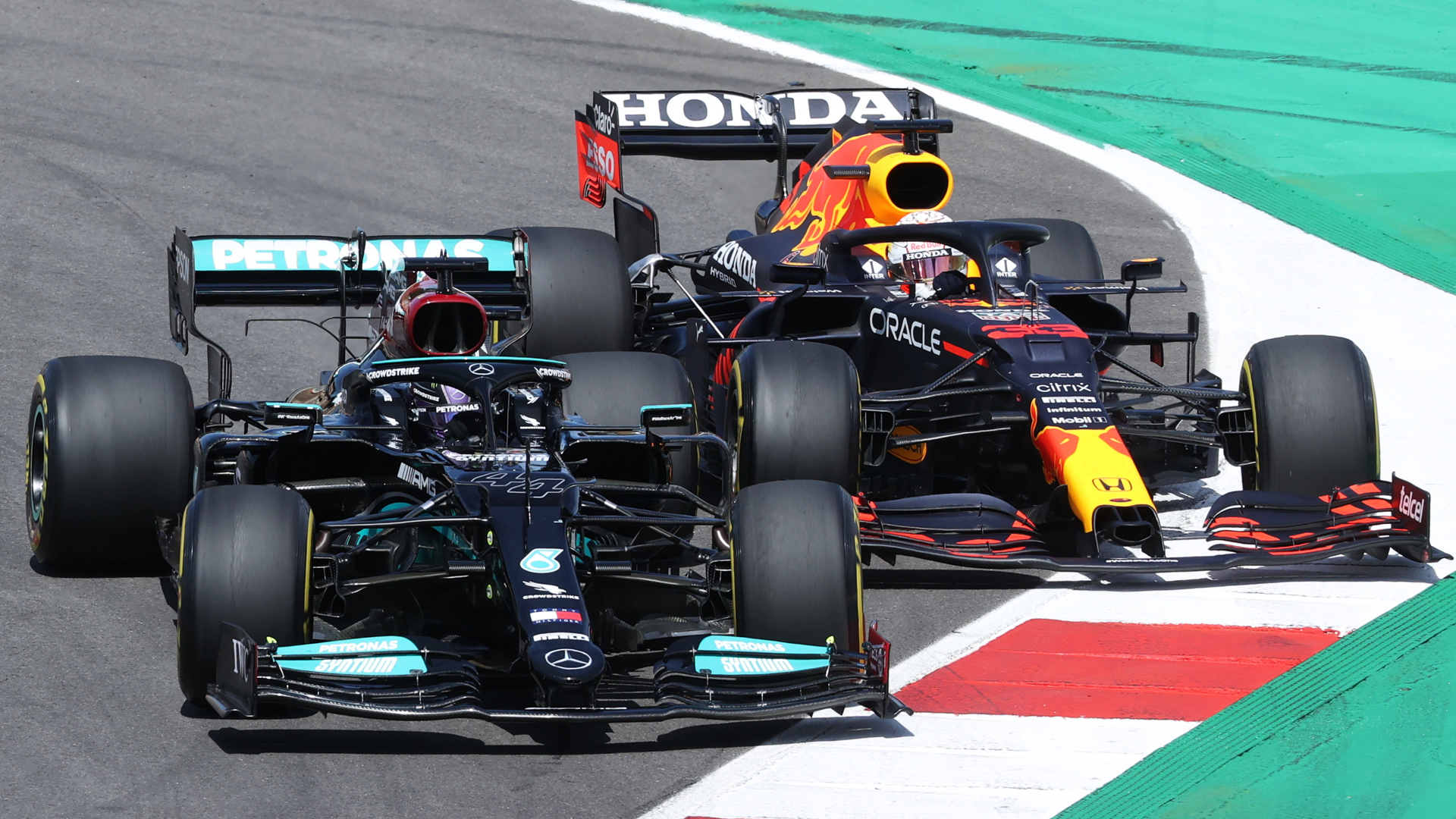 Verstappen Doesn't Need Rosberg to Tell Him That Hamilton Is Hard to Beat