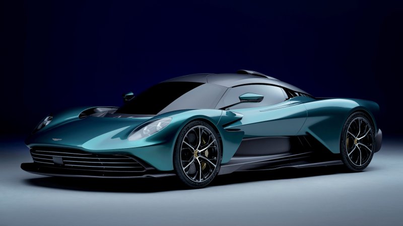 Aston Martin Valhalla: A 937-HP Plug-In Supercar With an AMG V8