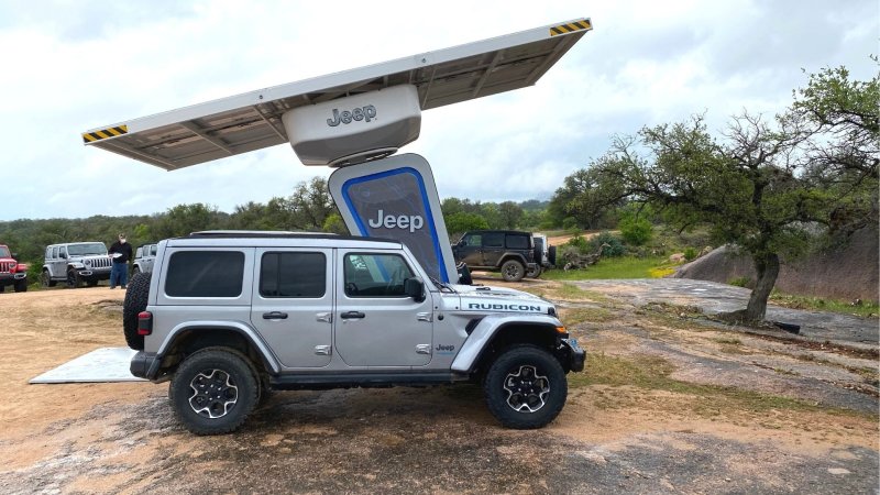 Jeep Boss Explains Why the Bronco Isn’t Killing the Wrangler Anytime Soon