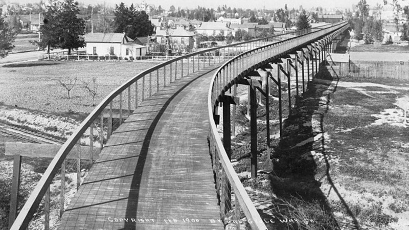 Forget Bike Lanes: Elevated Cycleways Were a Great Idea That Left Us Too Soon