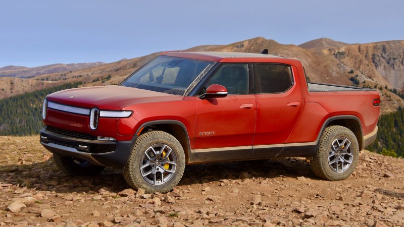 How an Electric Rivian R1T Performs While Towing a Mustang Cross-Country