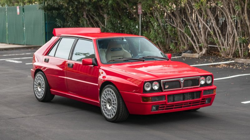 A 75,000-Mile 1994 Lancia Delta Integrale Evo Is the Perfect Used Car