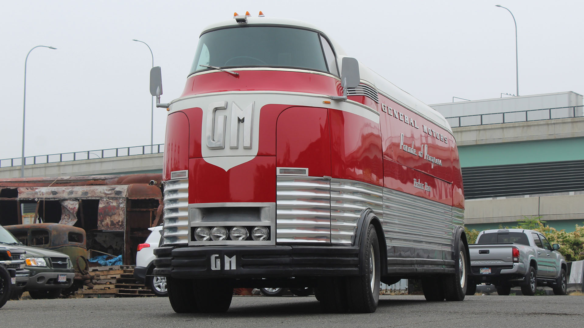 gm tour bus