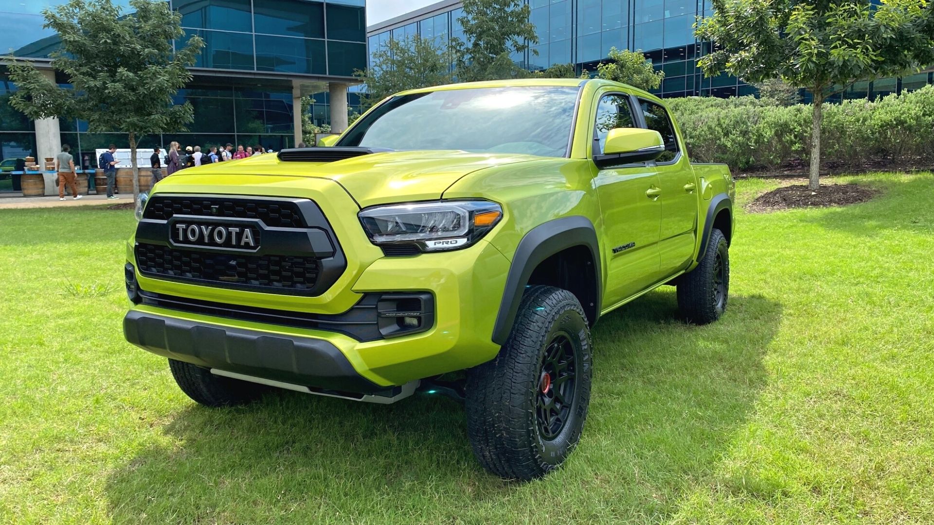 Here's Everything That Makes the 2022 Toyota Tacoma TRD Pro Better Than ...