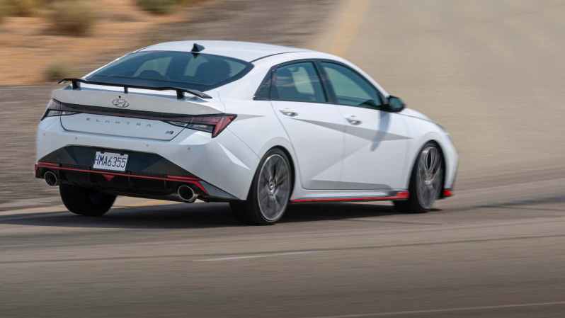 2023 Honda Civic Type R Priced at $43,990, Costs More Than Toyota GR Corolla, Nissan Z