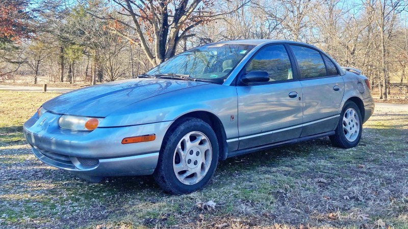 My 291K-Mile Saturn Runs for the First Time in Forever. What’s Your Beater Story?