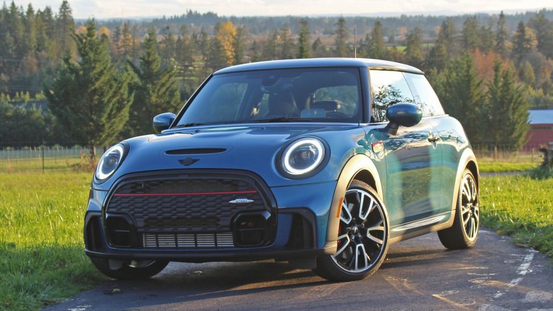 2022 Mini John Cooper Works Review: This Disappointing Hot Hatch Needs More Heat