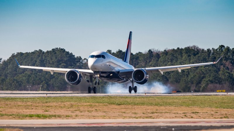 Delta CEO: Put Convicted Unruly Passengers On a No-Fly List