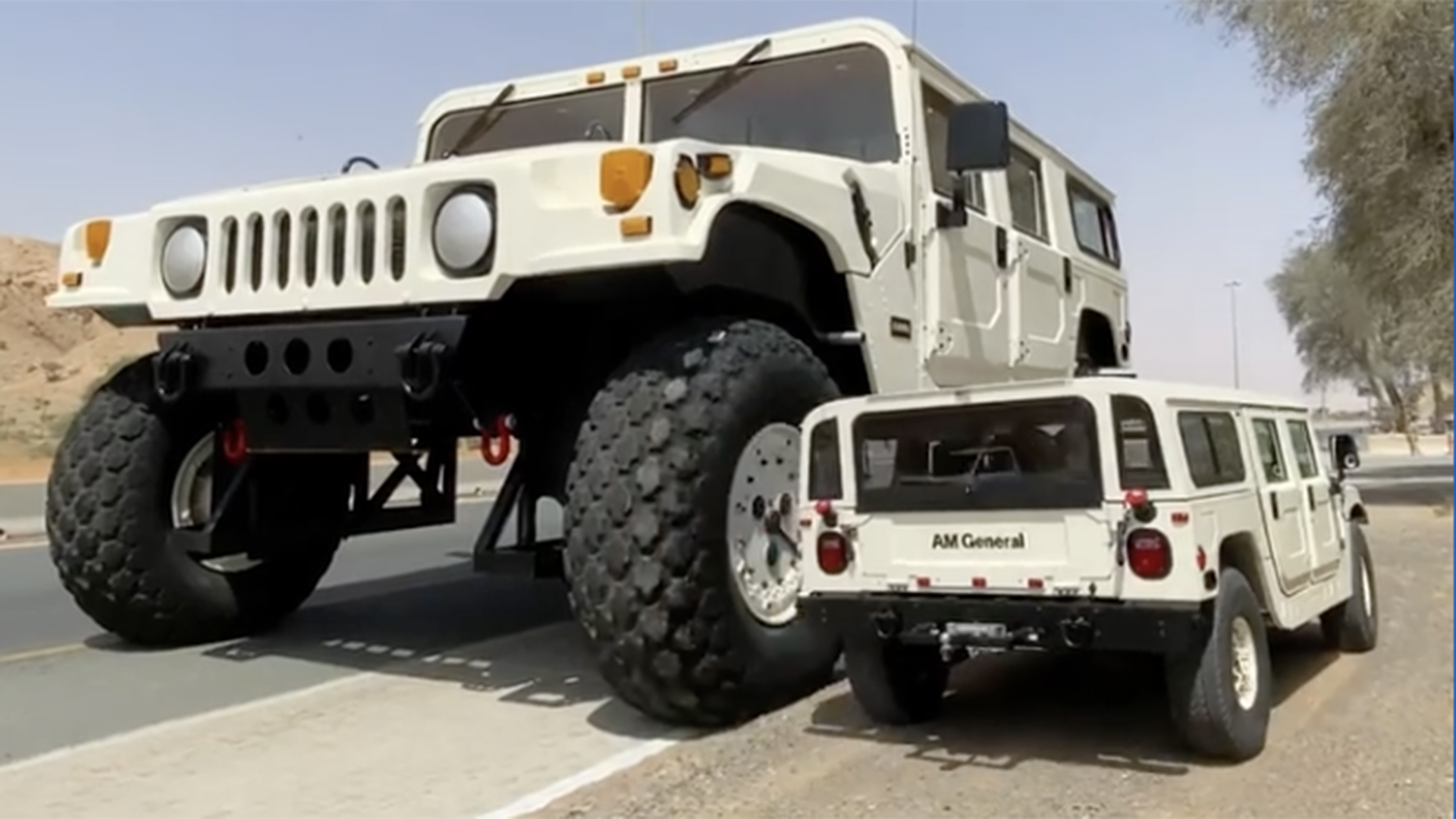 This 21-Foot-Tall Giant Is the Largest Hummer H1 on the Planet, and It  Actually Drives