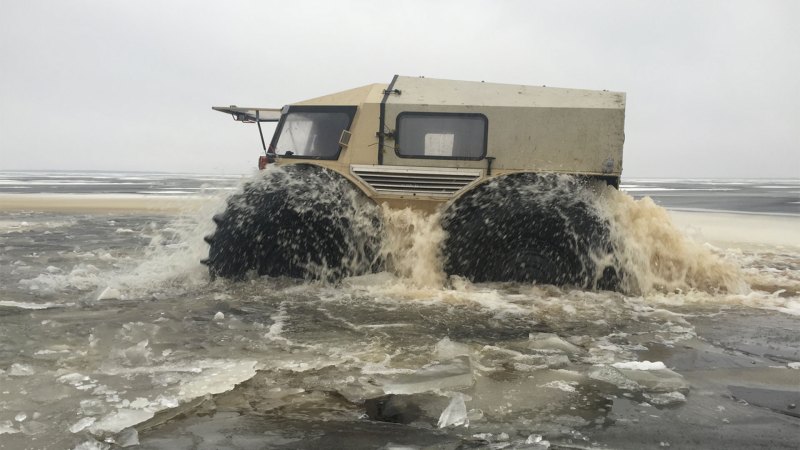 Russia’s Monster Truck Mini-Tanks Are Perfect