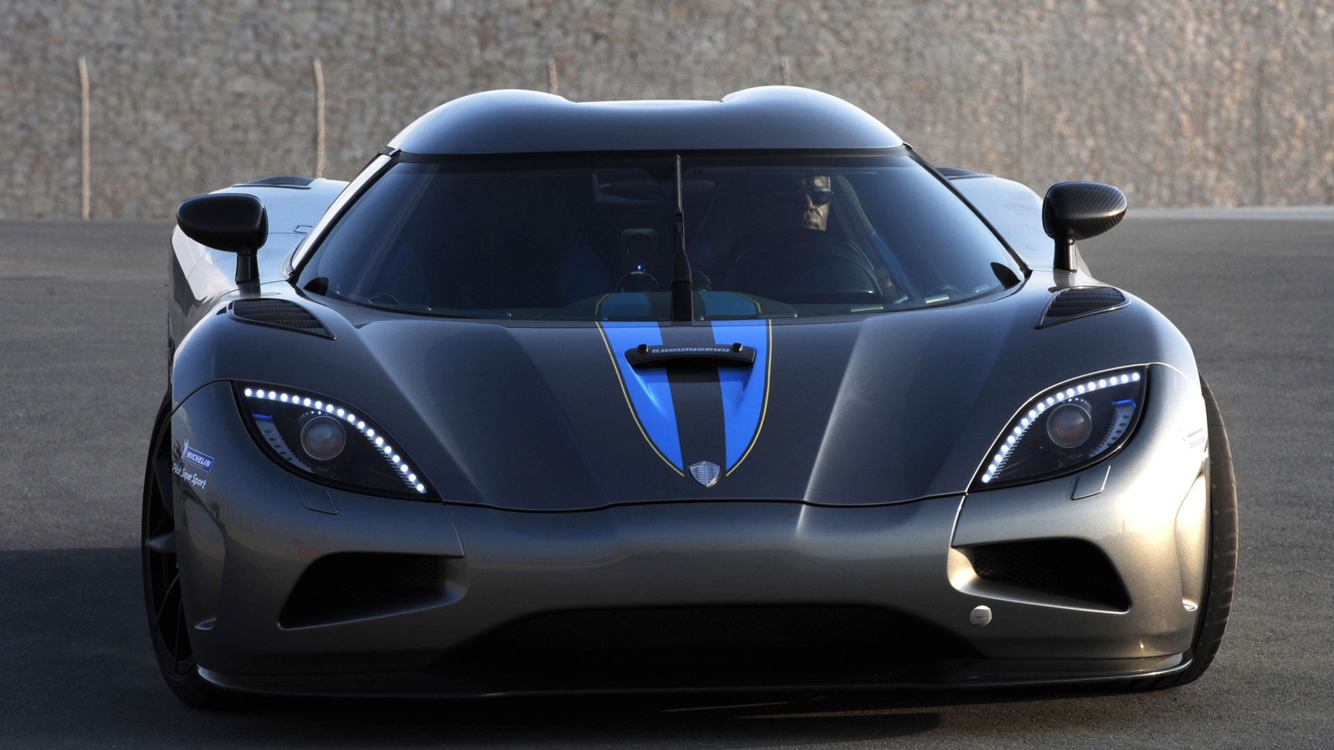 koenigsegg agera blue wallpaper