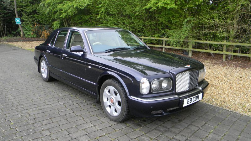 UK Driving School Puts a 400-hp Bentley Arnage in its Fleet