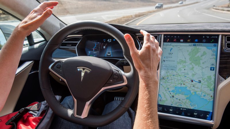 Study Claims 10 Million Self-Driving Cars Will Be on the Road by 2020