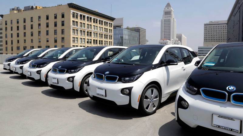 LAPD Dumps Tesla, Picks BMW For Fleet Duty