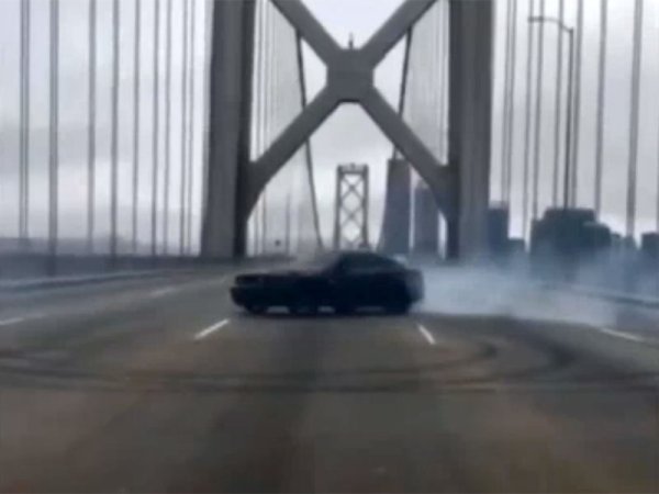 Cops Nab Ford Mustangs for Bay Bridge Sideshow Donuts