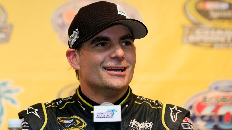 Jeff Gordon Is Officially Returning to NASCAR