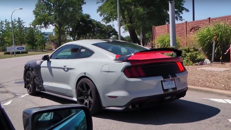 Watch the 2018 Ford Mustang Shelby GT500 Rumble Down the Road