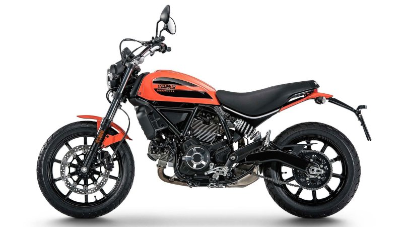 The Ducati Scrambler Sixty2 is Retro Gold for Beginners