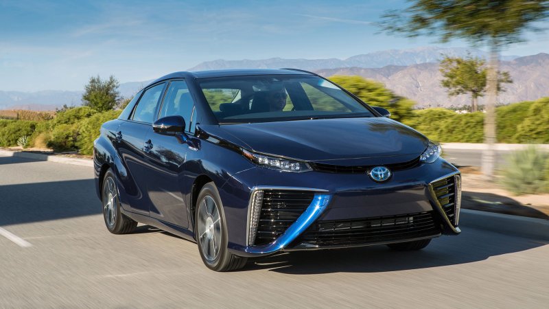 What It’s Really Like Driving a Hydrogen Fuel Cell Car