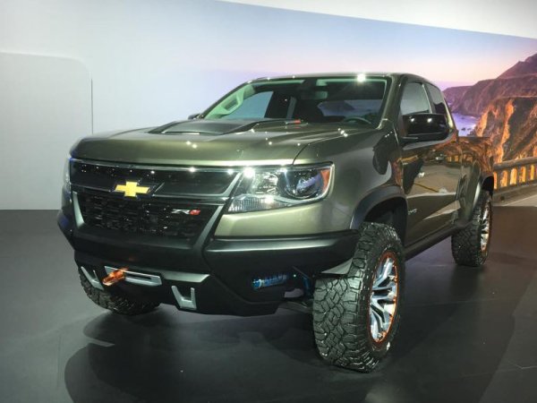 Watch the Chevy Colorado ZR2 Do The Desert Slide