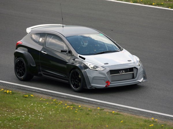 Hyundai’s Hot Hatchback Takes On The Nurburgring