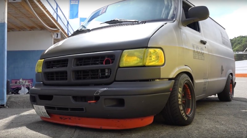 Japan’s Custom Dodge Racing Vans Are Pure Coolness