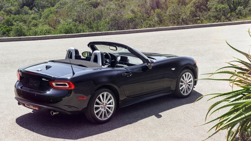 Fiat 124 Spider Is Gunning For The Miata and Ford May Have a New Mustang: The Evening Rush