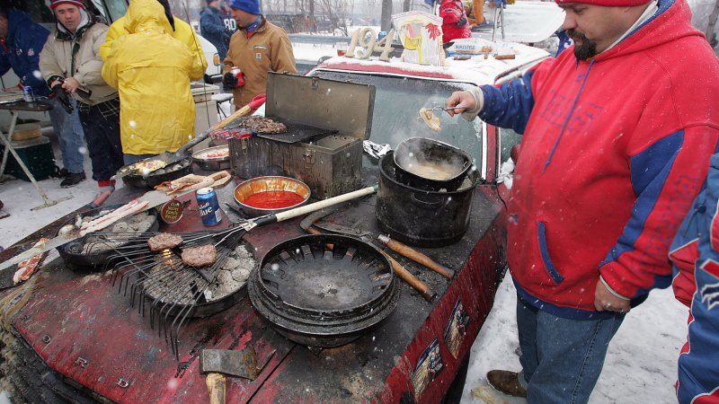 How to Be a March Madness Tailgating Hero